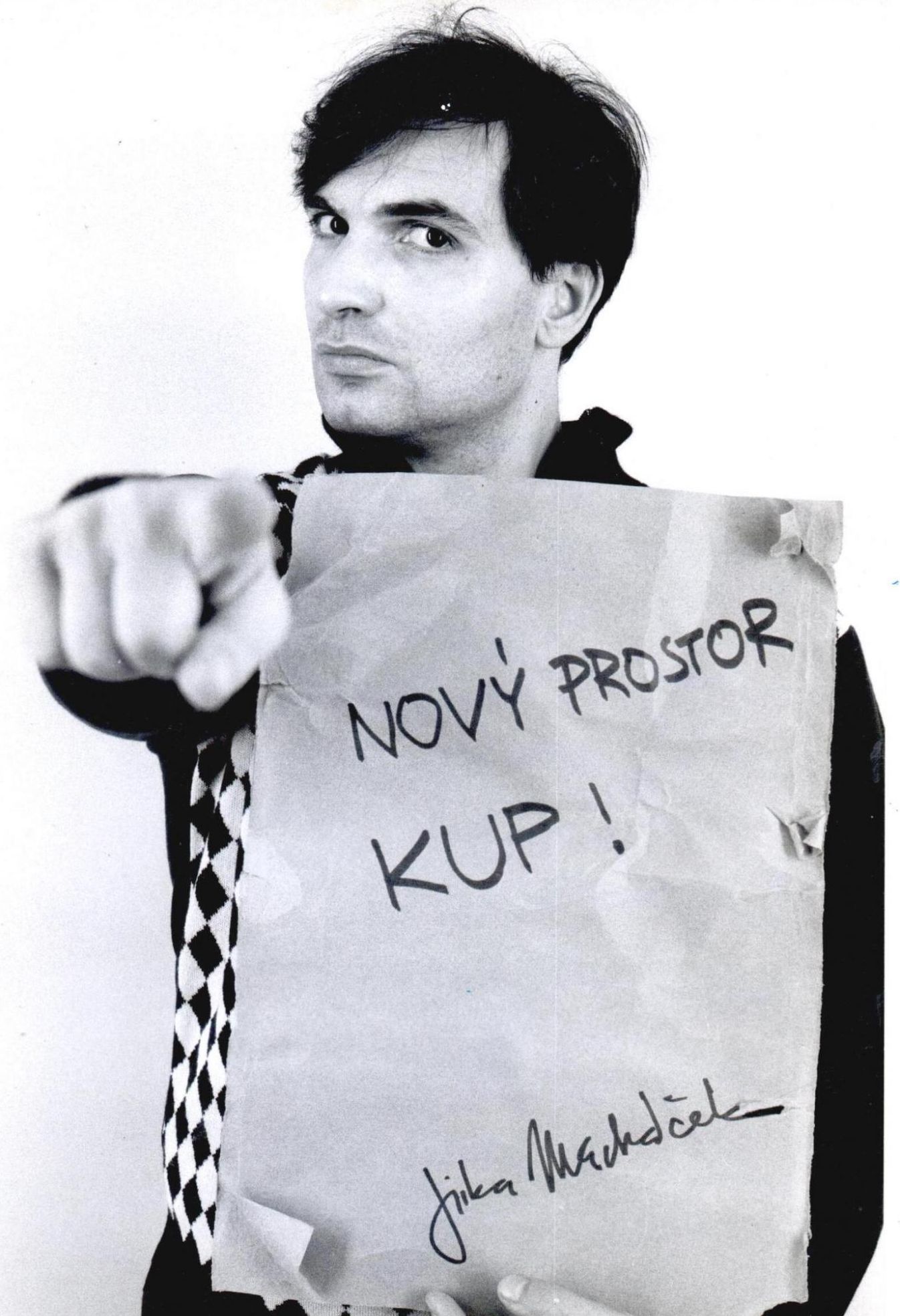 Kampaň na podporu prodejců Nového Prostoru z roku 2001.